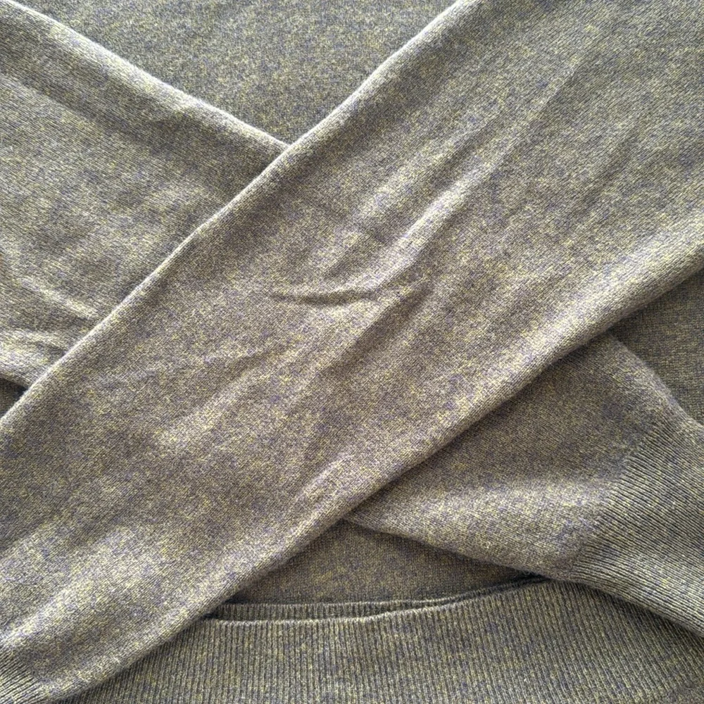 Black Brown 1826 Men’s v-neck cashmere sweater